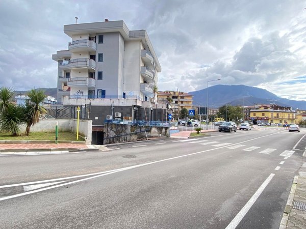 locale di sgombero in vendita a Baronissi