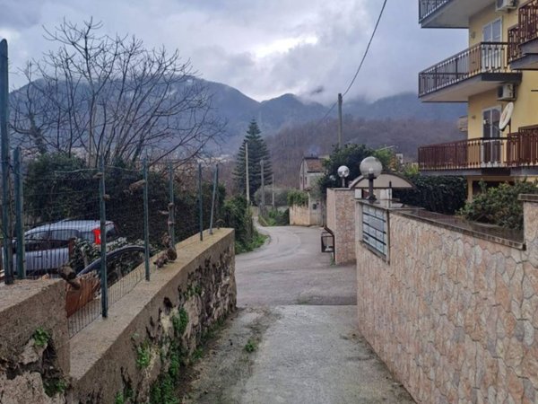 appartamento in vendita a Baronissi in zona Antessano