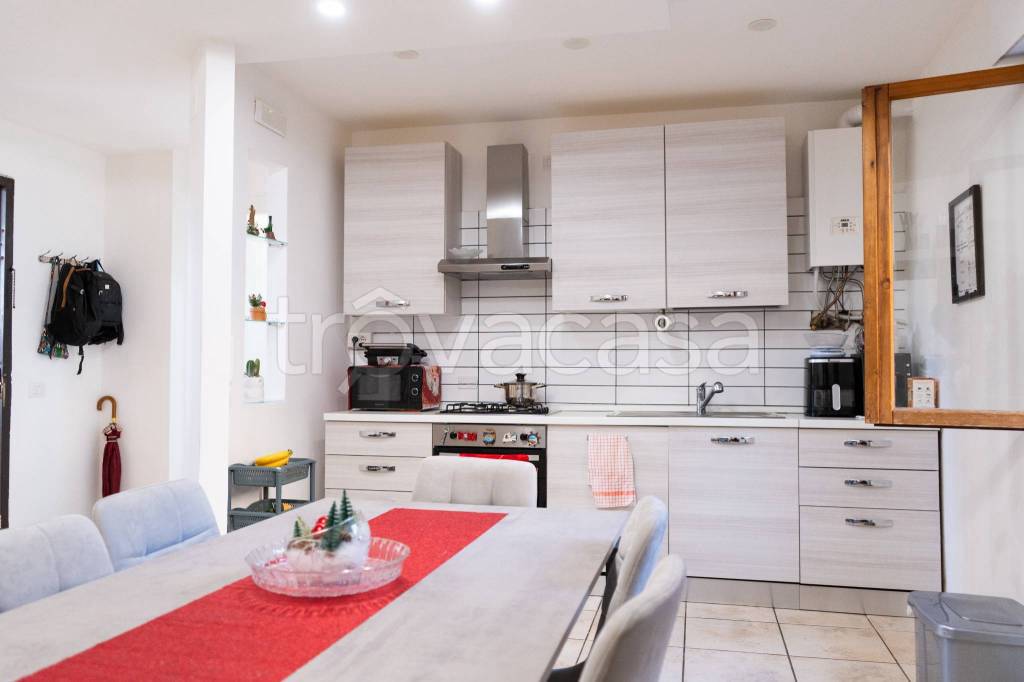 appartamento in vendita a Baronissi in zona Antessano