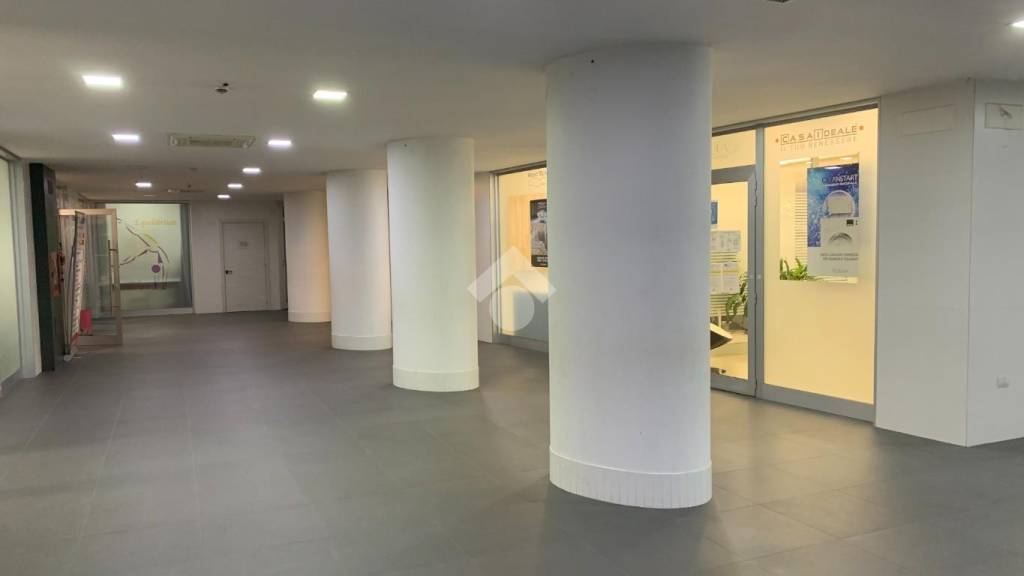 negozio in vendita a Baronissi