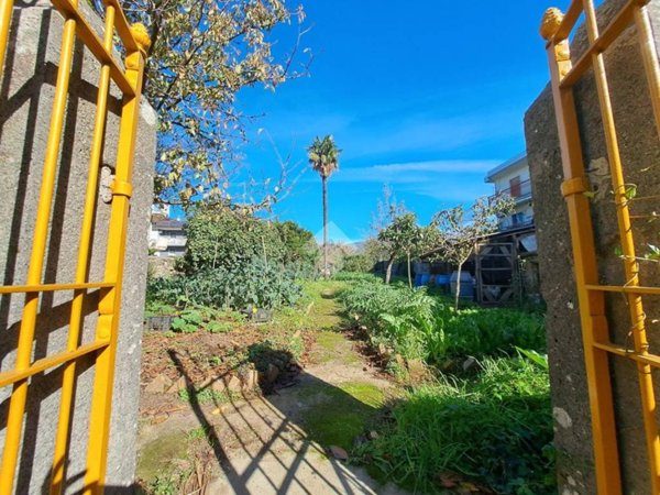 casa indipendente in vendita a Baronissi