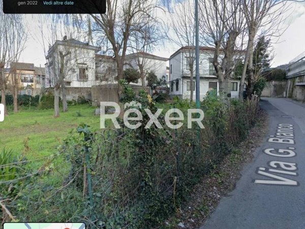 locale commerciale in vendita a Baronissi in zona Antessano