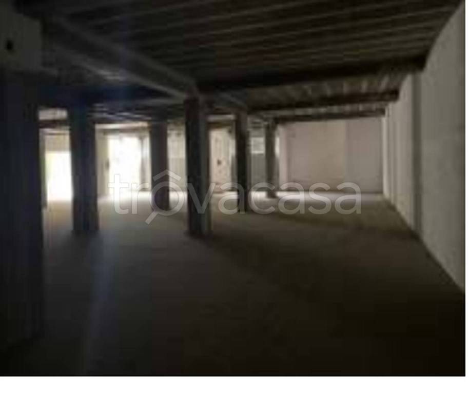 locale commerciale in vendita a Baronissi in zona Antessano