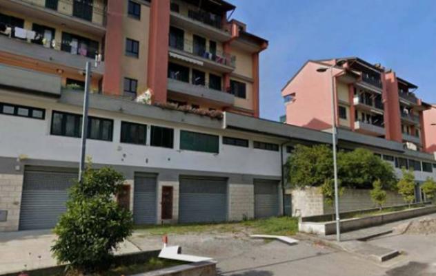 locale commerciale in vendita a Baronissi