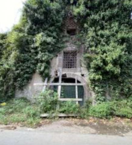 locale commerciale in vendita a Baronissi