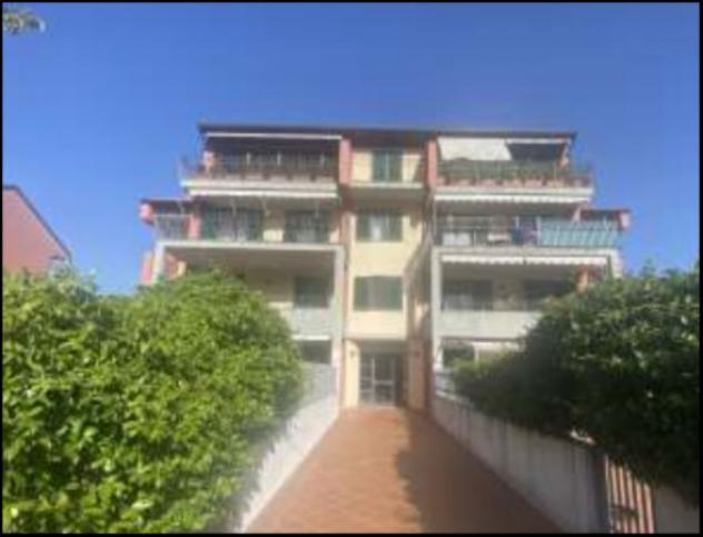 locale commerciale in vendita a Baronissi