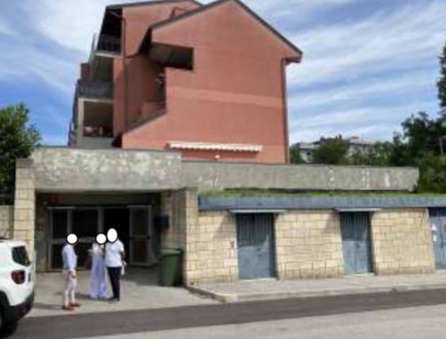 locale commerciale in vendita a Baronissi