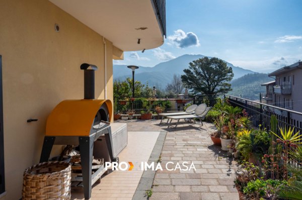 casa indipendente in vendita a Baronissi