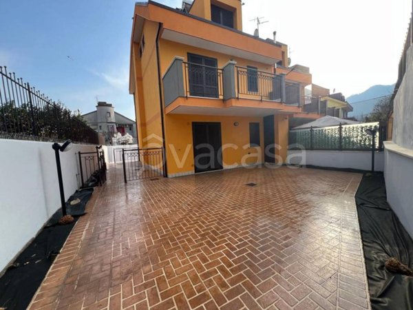 casa indipendente in vendita a Baronissi in zona Antessano