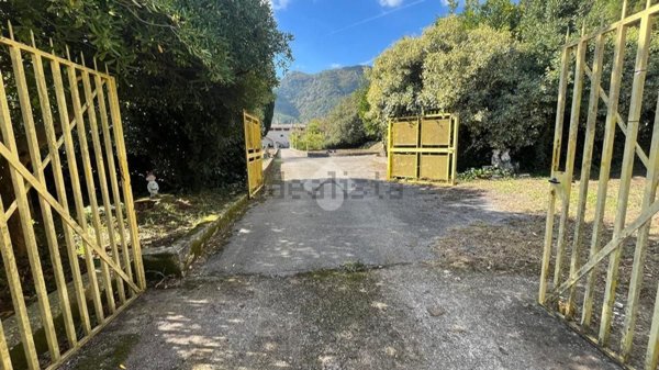 casa indipendente in vendita a Baronissi in zona Saragnano