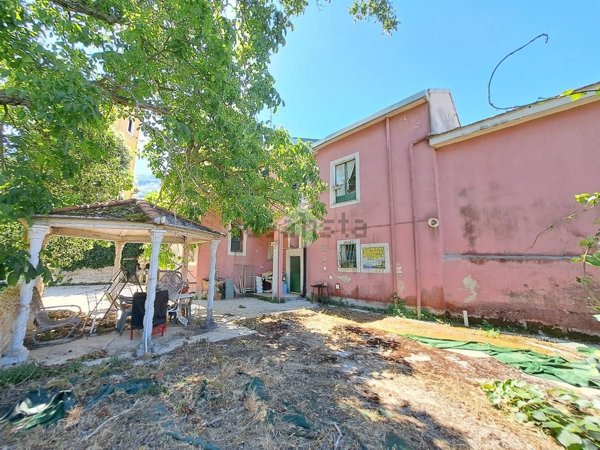 casa indipendente in vendita a Baronissi in zona Fusara
