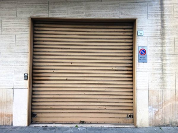 locale commerciale in vendita a Baronissi