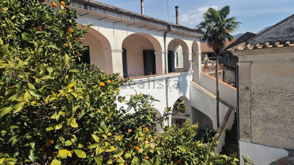 casa indipendente in vendita a Baronissi