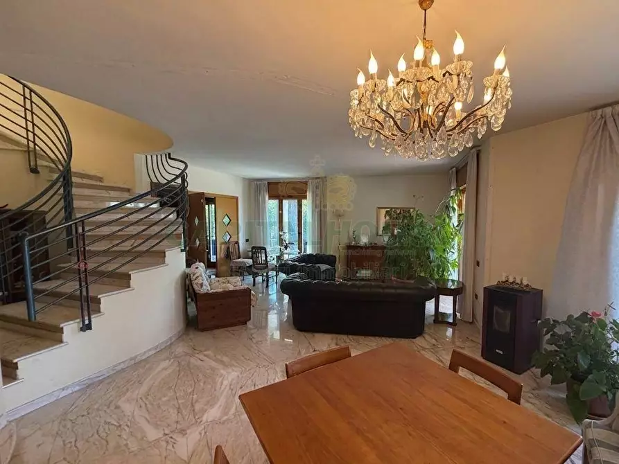 casa indipendente in vendita a Baronissi in zona Orignano