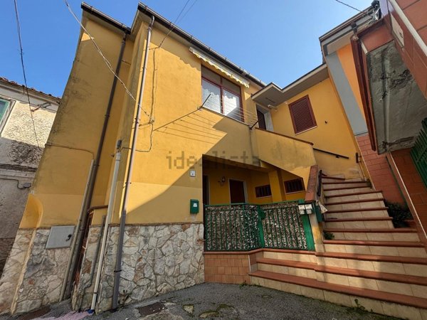 appartamento in vendita a Baronissi in zona Saragnano