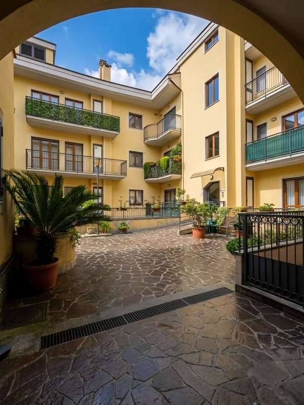 appartamento in vendita a Baronissi in zona Saragnano