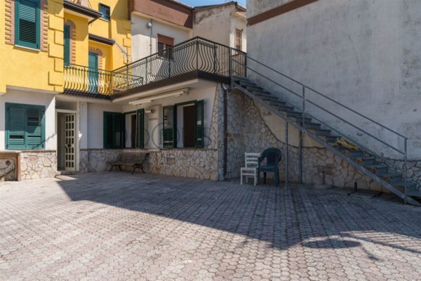 casa indipendente in vendita a Baronissi
