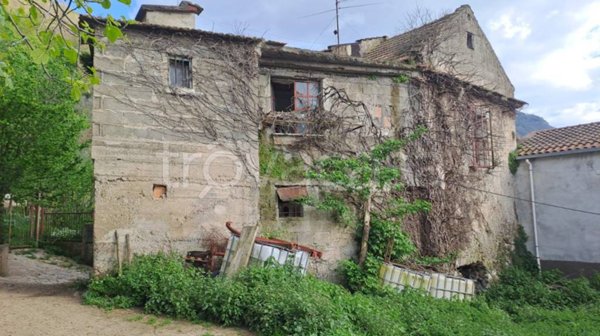 casa indipendente in vendita a Baronissi in zona Saragnano