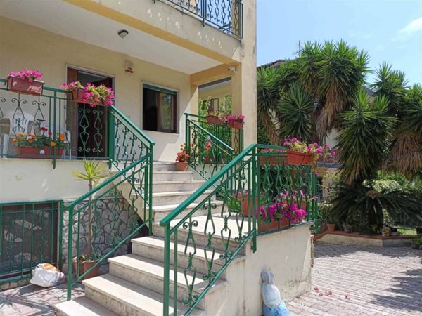 casa indipendente in vendita a Baronissi in zona Saragnano