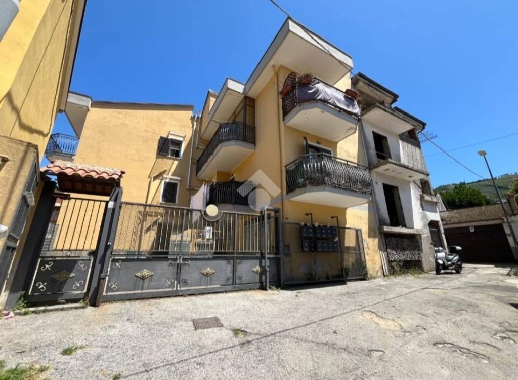 appartamento in vendita a Baronissi in zona Antessano