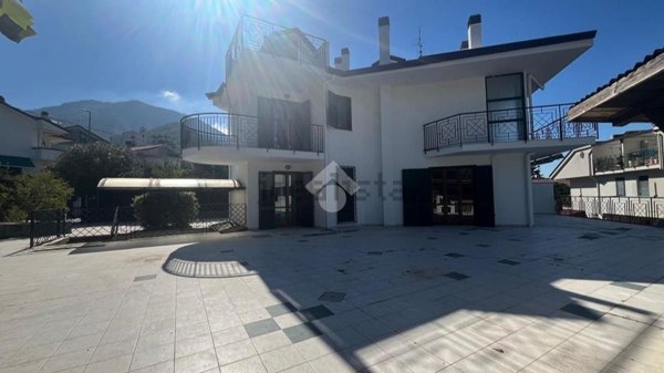 casa indipendente in vendita a Baronissi in zona Antessano