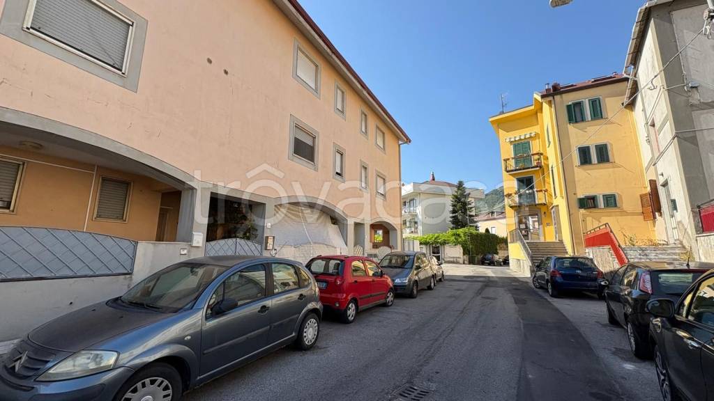appartamento in vendita a Baronissi in zona Saragnano