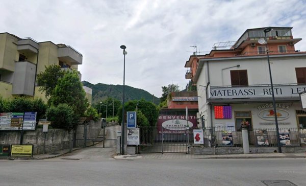 box auto in vendita a Baronissi in zona Antessano