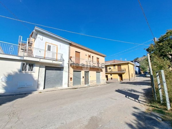 casa indipendente in vendita a Baronissi in zona Caprecano