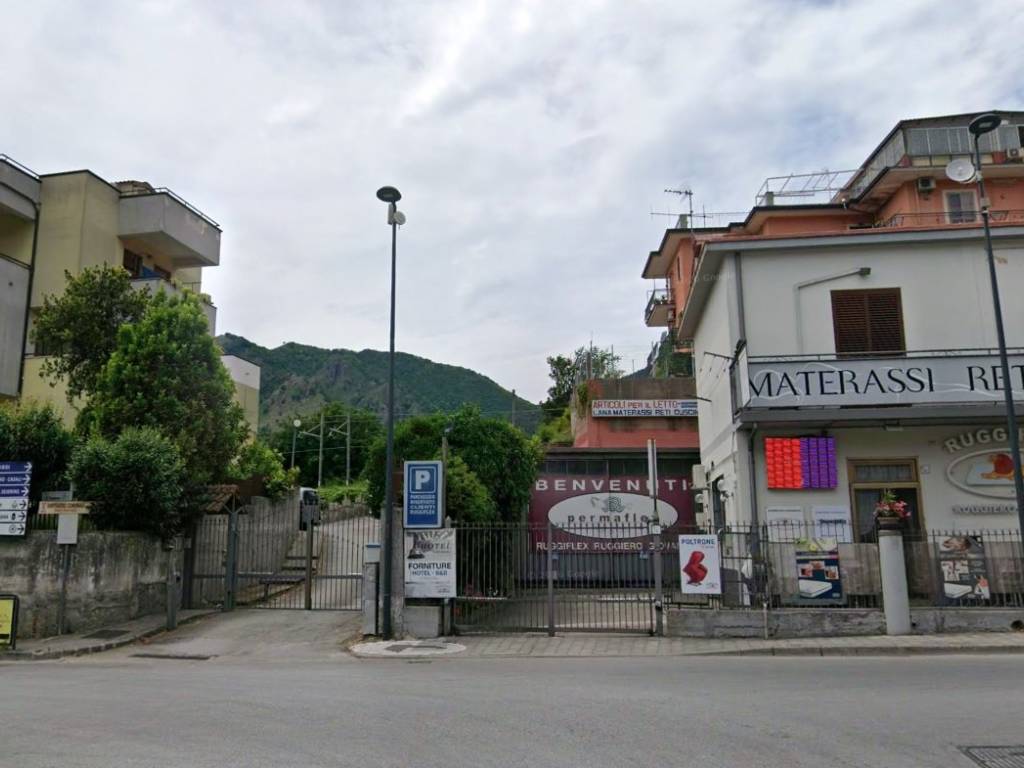 box auto in vendita a Baronissi in zona Antessano