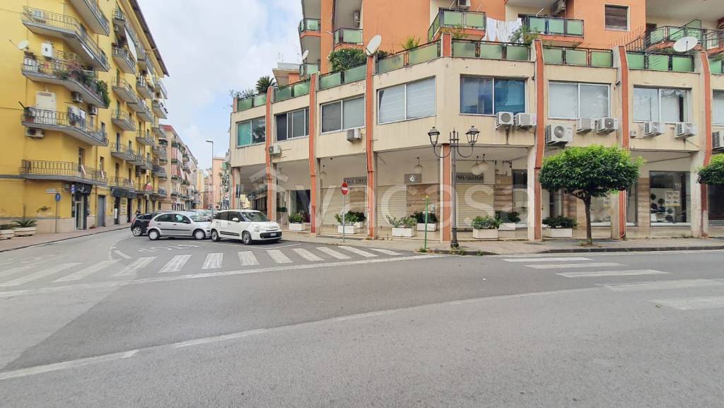 negozio in vendita a Battipaglia