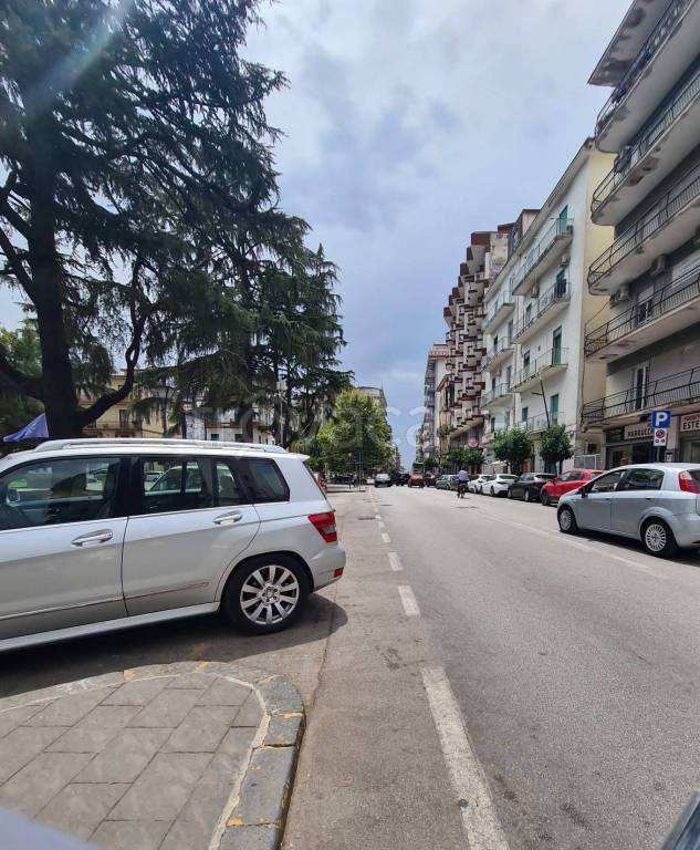 locale commerciale in vendita a Battipaglia in zona Centro Città