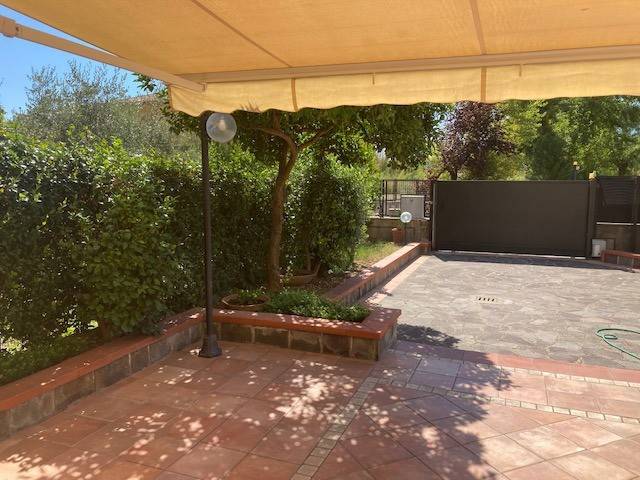 casa indipendente in vendita a Battipaglia in zona Belvedere