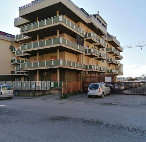 negozio in vendita a Battipaglia