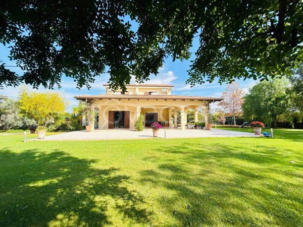 casa indipendente in vendita a Battipaglia
