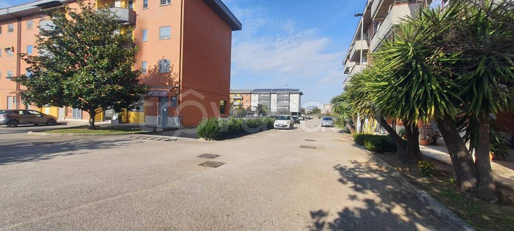 locale commerciale in vendita a Battipaglia