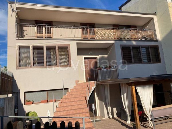 casa indipendente in vendita a Battipaglia in zona Serroni