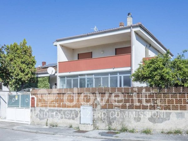 casa indipendente in vendita a Battipaglia in zona Aversana / San Luigi