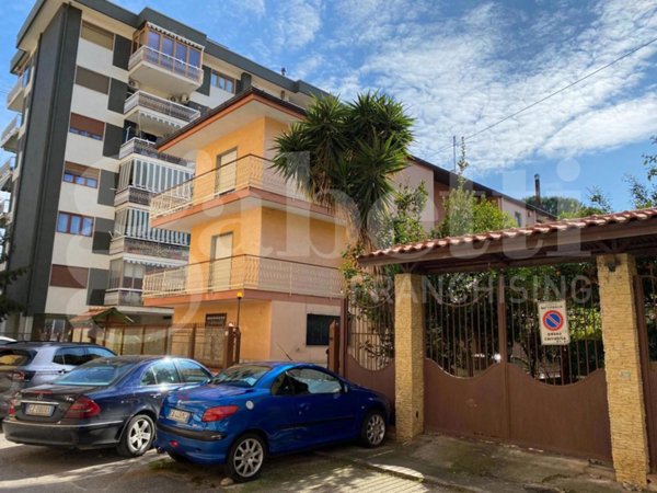 casa indipendente in vendita a Battipaglia