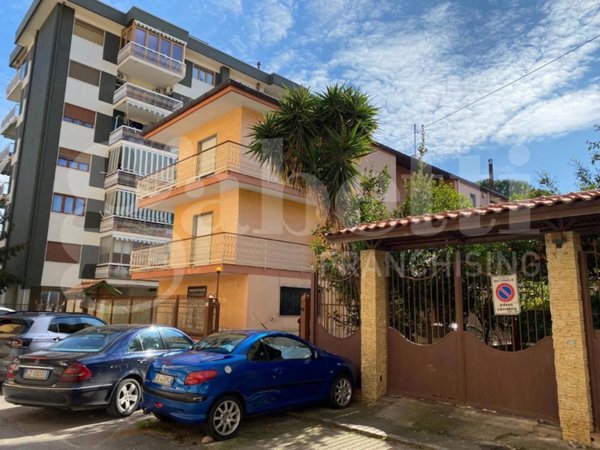 casa indipendente in vendita a Battipaglia
