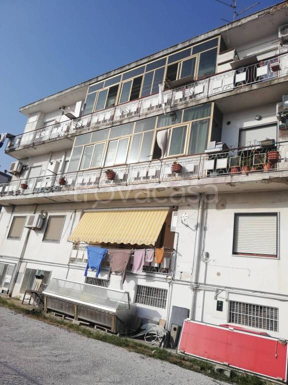 locale di sgombero in vendita a Battipaglia