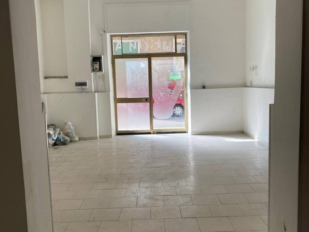 negozio in vendita a Battipaglia