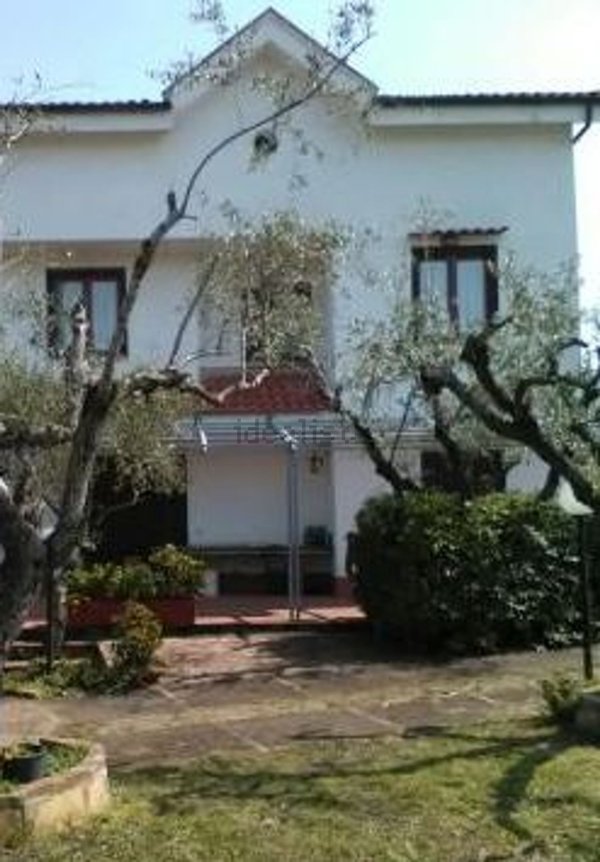 casa indipendente in vendita a Battipaglia