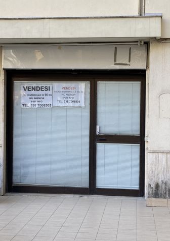 locale commerciale in vendita a Battipaglia