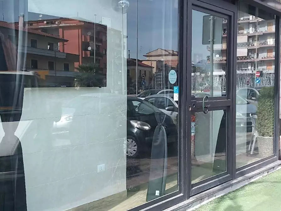 locale commerciale in vendita a Battipaglia