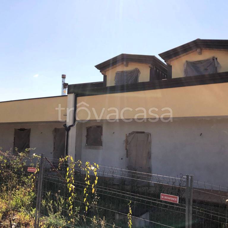 casa indipendente in vendita a Battipaglia in zona Serroni