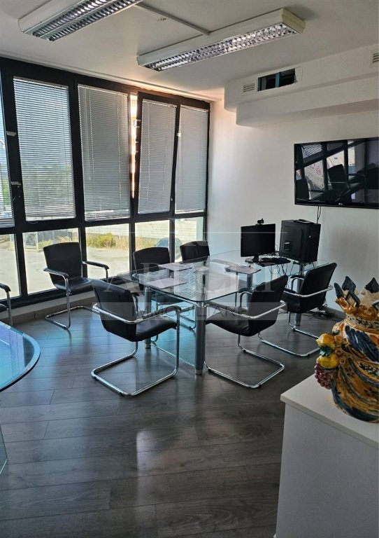 ufficio in vendita a Battipaglia in zona Belvedere