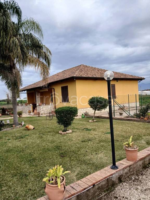casa indipendente in vendita a Battipaglia