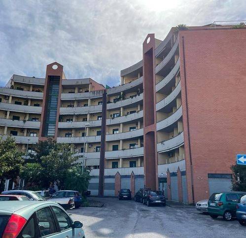 negozio in vendita a Battipaglia