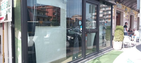 locale commerciale in vendita a Battipaglia