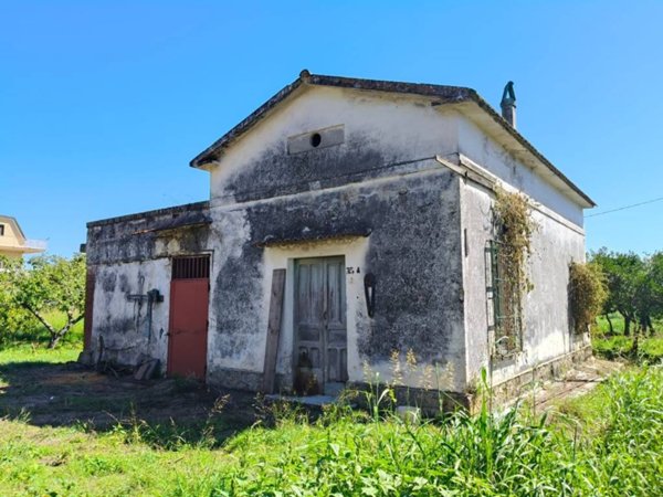 casa indipendente in vendita a Battipaglia in zona Centro Città